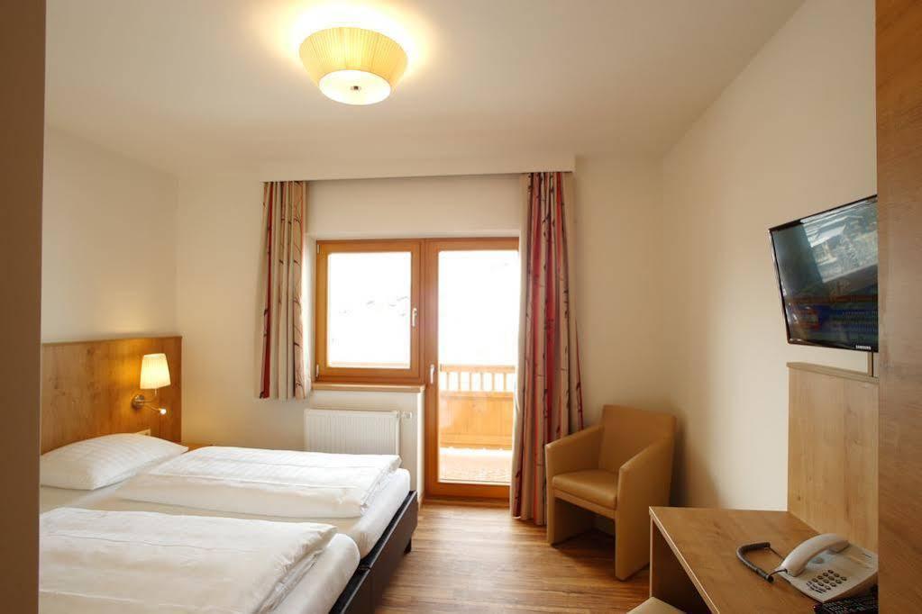 Familien & Wohlfuhlhotel Johanneshof Saalbach Exterior foto