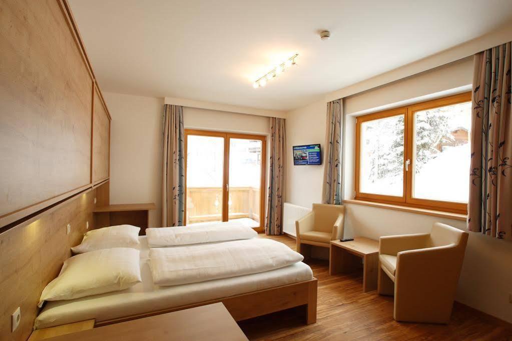 Familien & Wohlfuhlhotel Johanneshof Saalbach Exterior foto