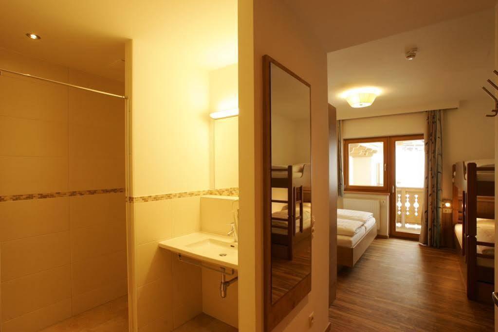 Familien & Wohlfuhlhotel Johanneshof Saalbach Exterior foto